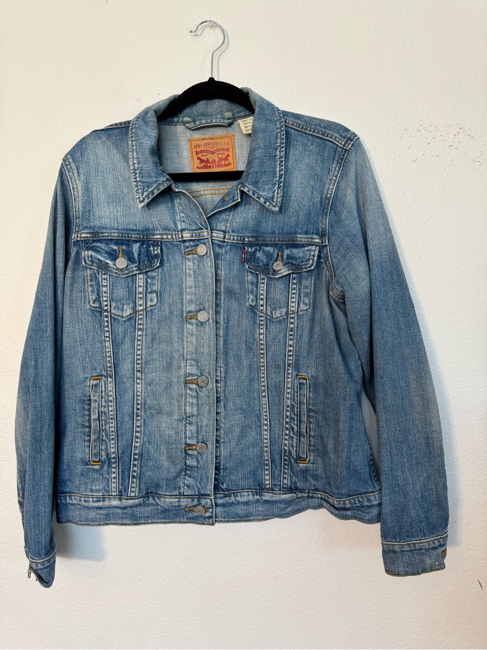 Levi's Women's Faded Blue Denim Trucker Jacket